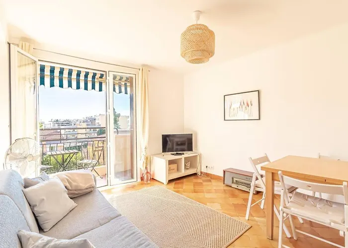 Spacious T3 Near The Beach And Station Roquebrune