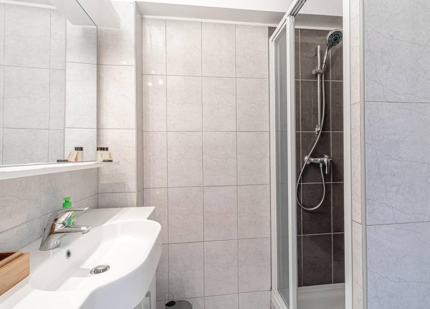 Spacious T3 Near The And Station Holiday home