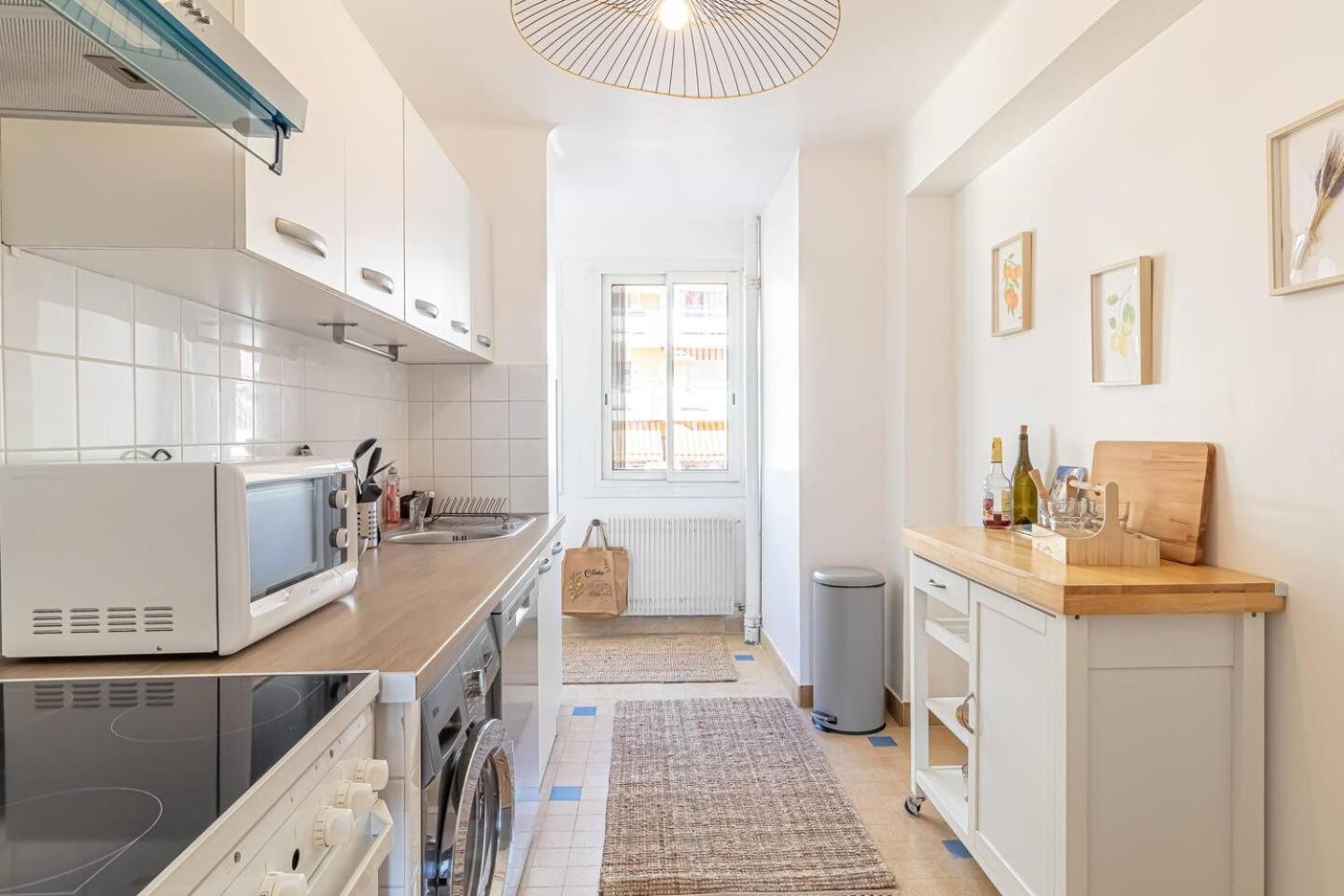 Spacious T3 Near The And Station Holiday home