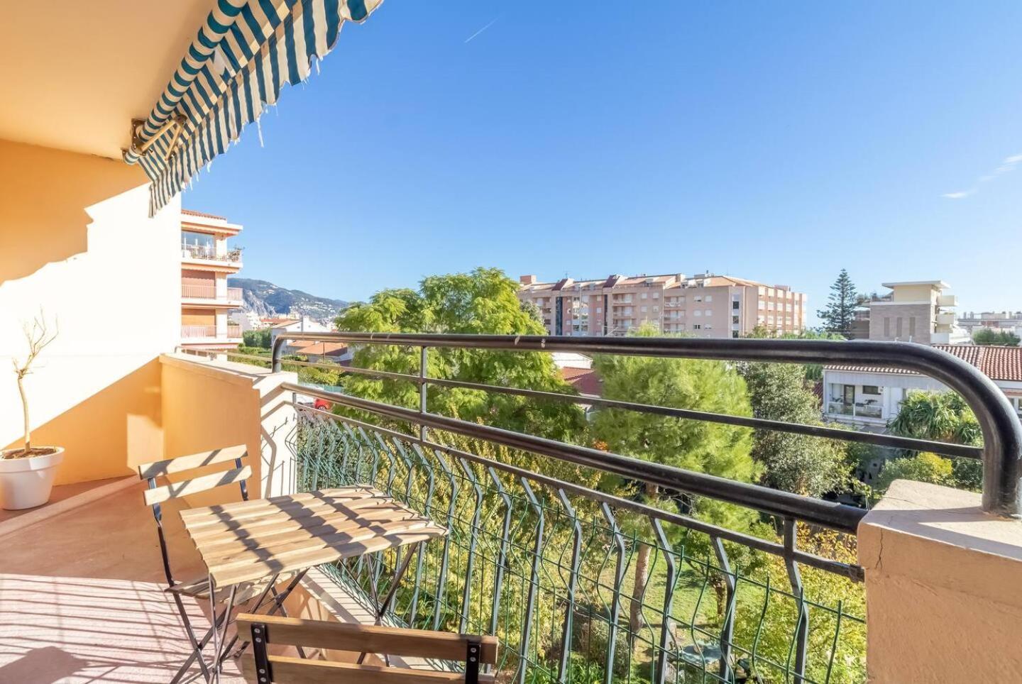 Spacious T3 Near The And Station * Roquebrune-Cap-Martin