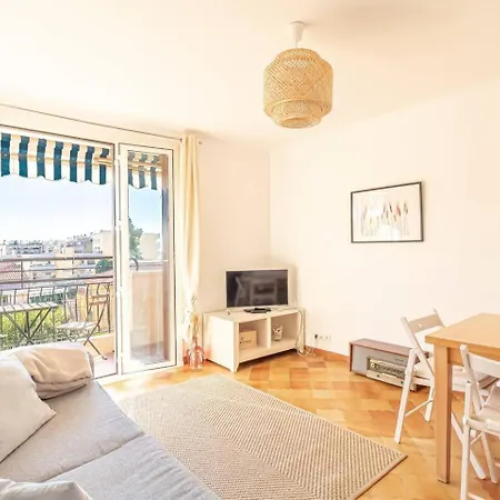 Spacious T3 Near The Beach And Station Roquebrune Exterior photo